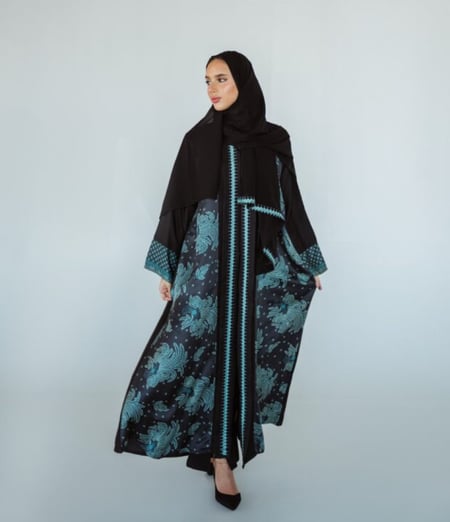 عبايات صيفية سوداء