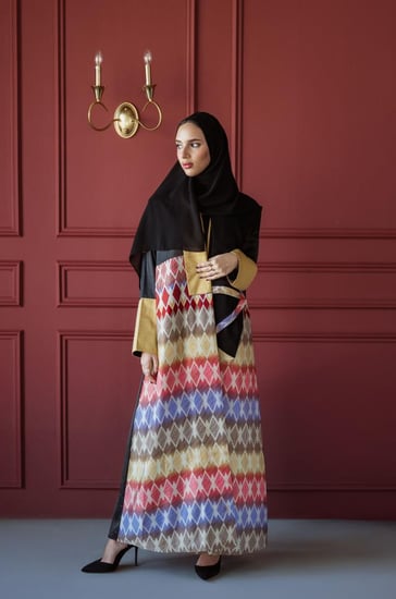 عبايات ملونة فخمة