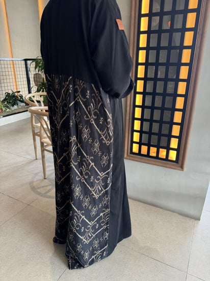 عبايات سوداء كاجوال