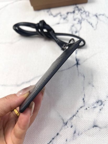 حامل بطاقه برادا