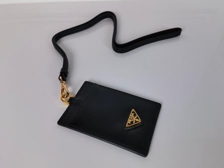 حامل بطاقه برادا