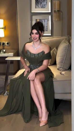 فستان سهره باربي وشيفون المزين بالتطريز اليدوي