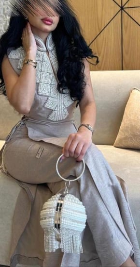 طقم افرويل المزين بالتطريز اليدوي الانيق