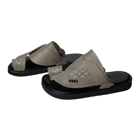 حذاء رجالي لون رصاصي