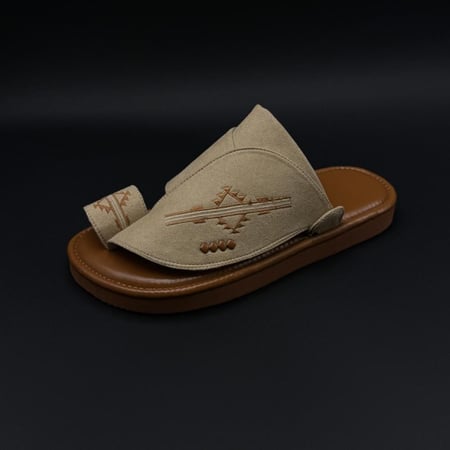 حذاء رجالي لون بيج139