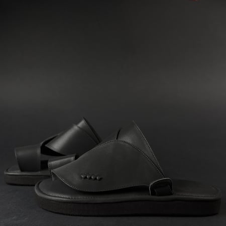 حذاء شرقي للمناسبات الرسمية لون اسود سادة مطفي