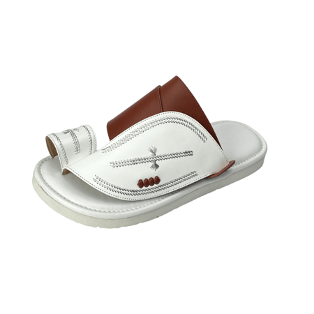 حذاء رجالي لون أبيض تطريز زري