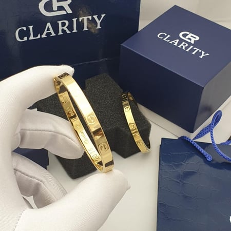 طقم نسائي  ساعة مع بنجرة من الستيل