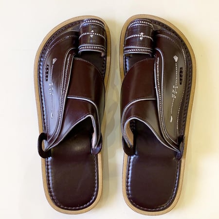 حذاء رجالي شرقي بني غامق