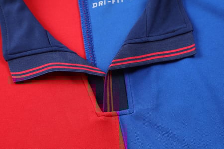 تيشيرت برشلونة 1999 الأساسي