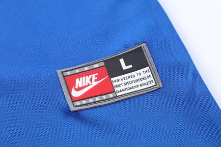 تيشيرت برشلونة 1999 الأساسي