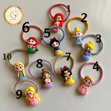 زوج من بكل الاطفال بشخصيات الاميرات