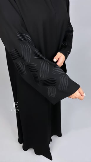 عباية تطريز اسود - اكمام EN17