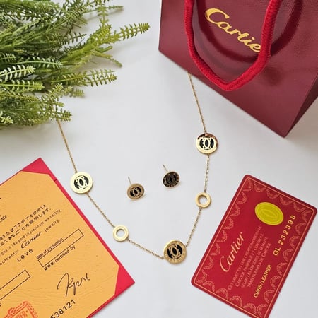 سلسال مع حلق ماركة - كارتيير