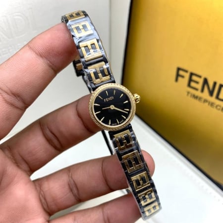 ساعات نسائية ماركة - فندي ذهبي  مينا أسود فصوص نسائية