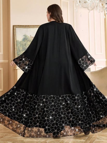 عباءة أنيقة مزينة بالترتر والزهور