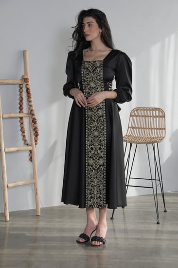 فستان بتطريز ذهبي - اسود