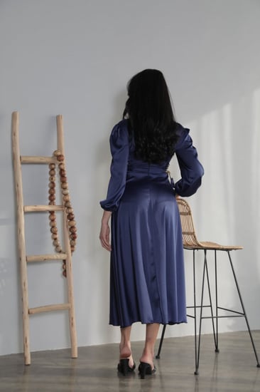 فستان بتطريز ذهبي - كحلي