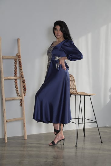 فستان بتطريز ذهبي - كحلي