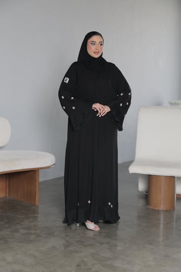 عباية بأكمام فرنسيه وازهار الكرز