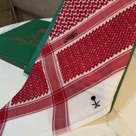 شماغ ملكي اصدار خاص دم الغزال