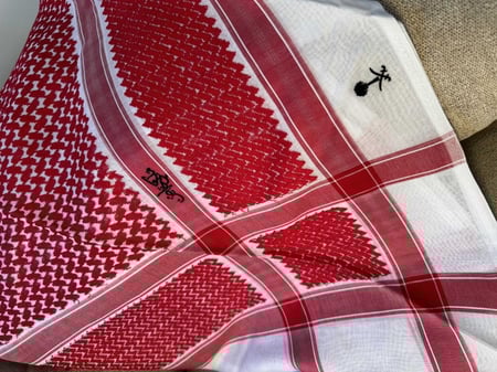 شماغ ملكي اصدار خاص دم الغزال