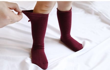 جوارب انيقة لطفلات خزاري