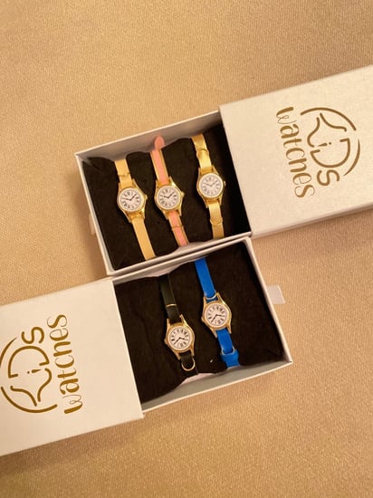 شكل ساعة جلد مواليد زينة