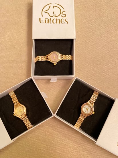ساعة مواليد ذهبي