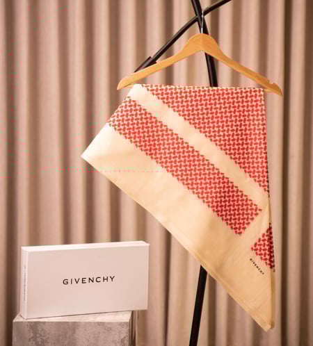 شماغ جيفنشي بيج شتوي