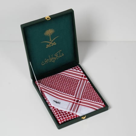 شماغ ملكي جولد احمر غامق  2026