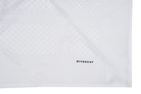 شماغ جيفنشي كلاسيك أبيض 2026