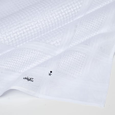 شماغ ملكي خاص أبيض 2026