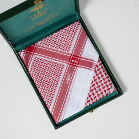 شماغ ملكي خاص التراث 2026 ختم أبيض