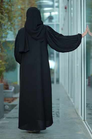 عباية سوداء قصة كلوش في متجر عبايات الرياض