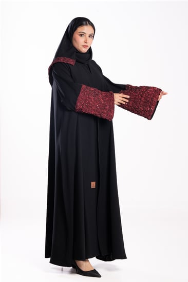 عباية عذاري باللون العنابي الداكن