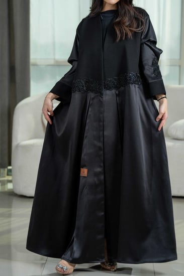 عبايات شتويةكلوش مناسبات  شك خرز كرستال ملونه ساترة دوامات جاكار عباية