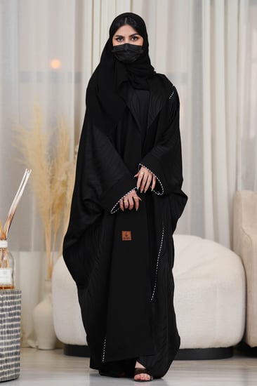 عبايات شتويةكلوش مناسبات  شك خرز كرستال ملونه ساترة دوامات جاكار عباية