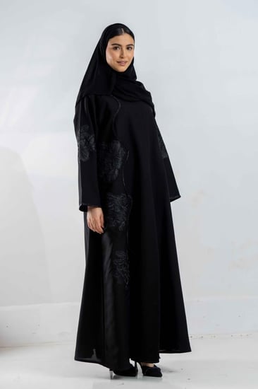 عبايات مناسبات عباية كلوش عبايات مطرزة عبايات ملونة عباية انيقة  عباية