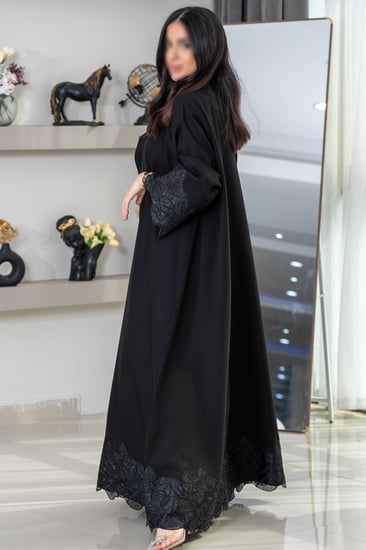 عبايات شتويةكلوش مناسبات  شك خرز كرستال ملونه ساترة دوامات جاكار عباية