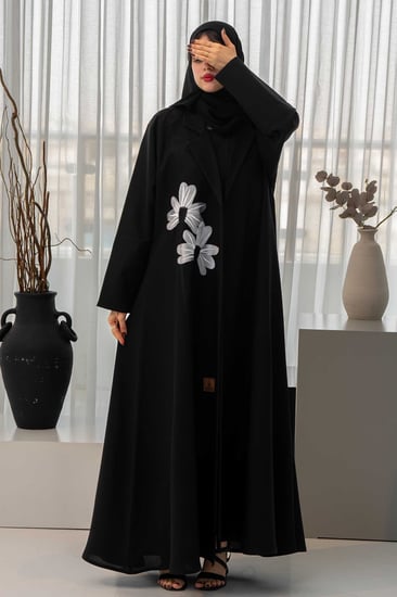 عبايات مناسبات عباية كلوش عبايات مطرزة عبايات ملونة عباية انيقة  عباية