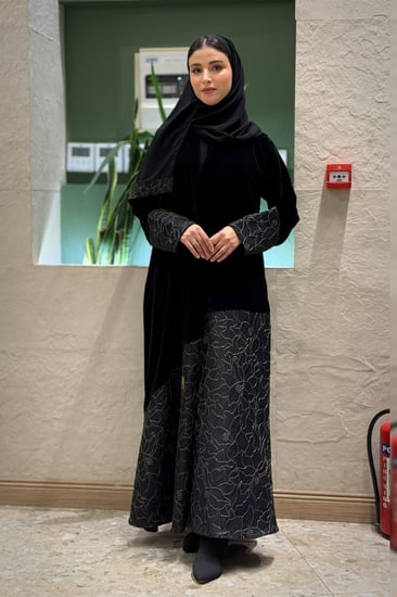 عباية  نيارة بجاكر هندي ذهبي