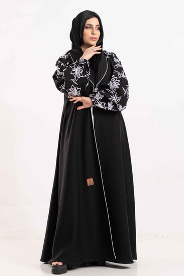 عبايات مناسبات عباية كلوش عبايات مطرزة عبايات ملونة عباية انيقة  عباية