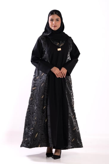 عباية فرح بقماش ارجنزا مطرز مطرز من الجوانب