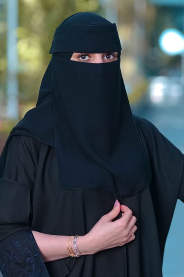 نقاب جنز ملكي كبير ب1 مطاط مبطن بقماش