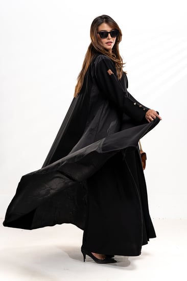 عباية كريب كوبرا فتنامي بقماش جاكار من الخلف