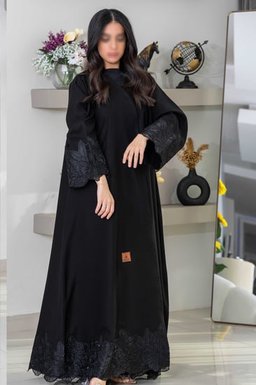 عبايات شتويةكلوش مناسبات  شك خرز كرستال ملونه ساترة دوامات جاكار عباية