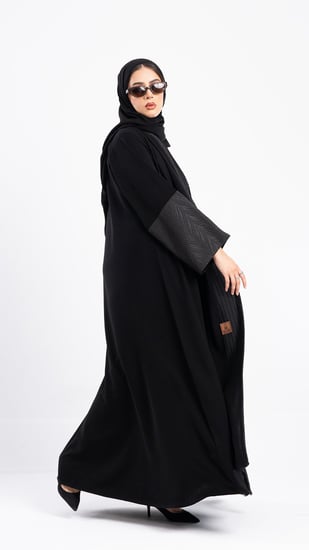 عباية جود  جاكار باللون الاسود