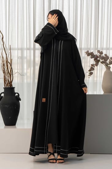 عبايات مناسبات عباية كلوش عبايات مطرزة عبايات ملونة عباية انيقة  عباية