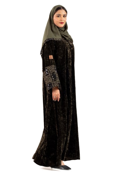 عباية أفنان باللون الزيتي الداكن